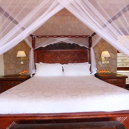Caille Blanc Villa & Hotel (Adults Only) Mamin ภายนอก รูปภาพ